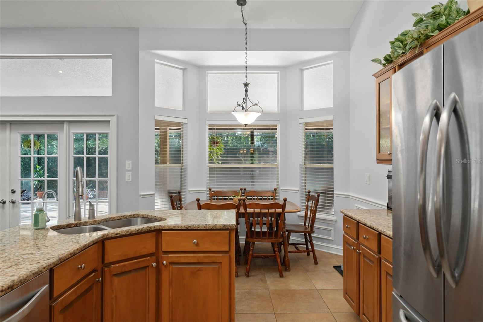 942 DEERWOOD LOOP