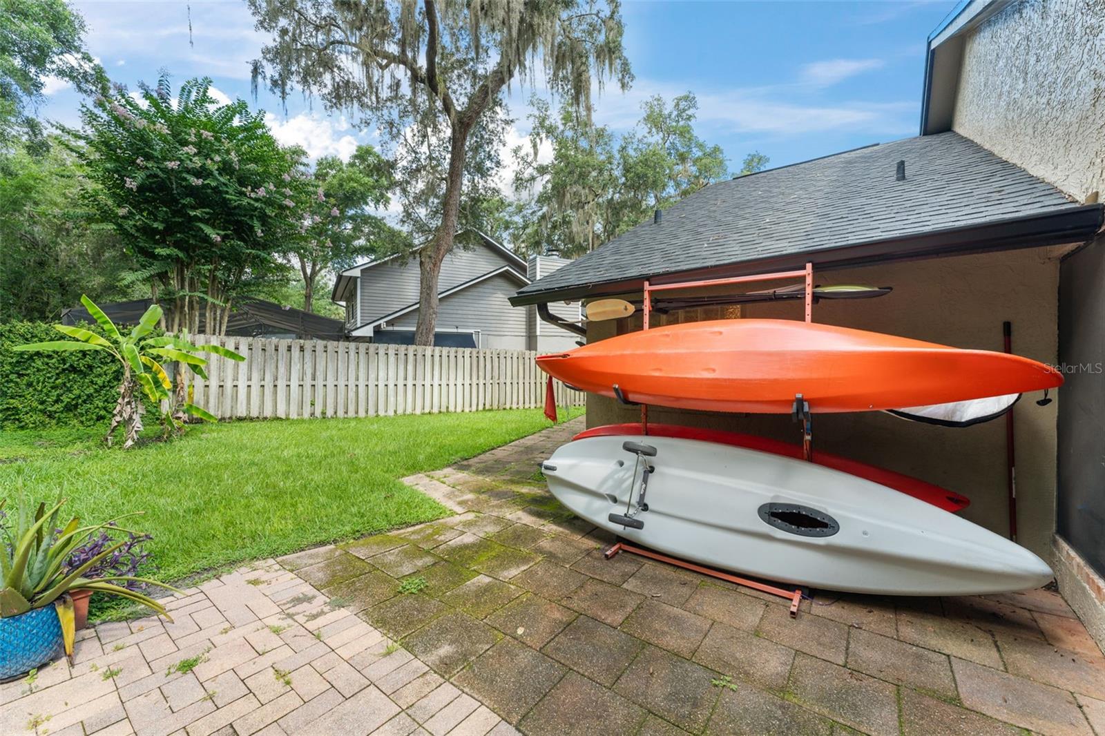 942 DEERWOOD LOOP