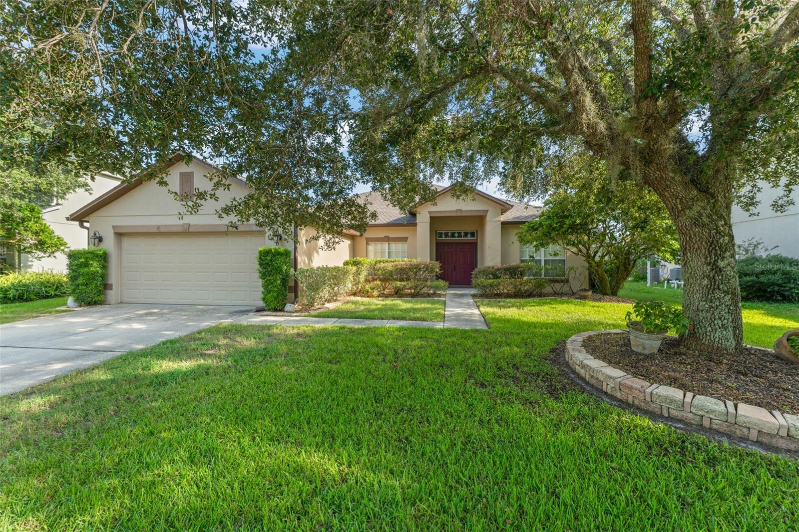 5864 AUTUMN CHASE CIR