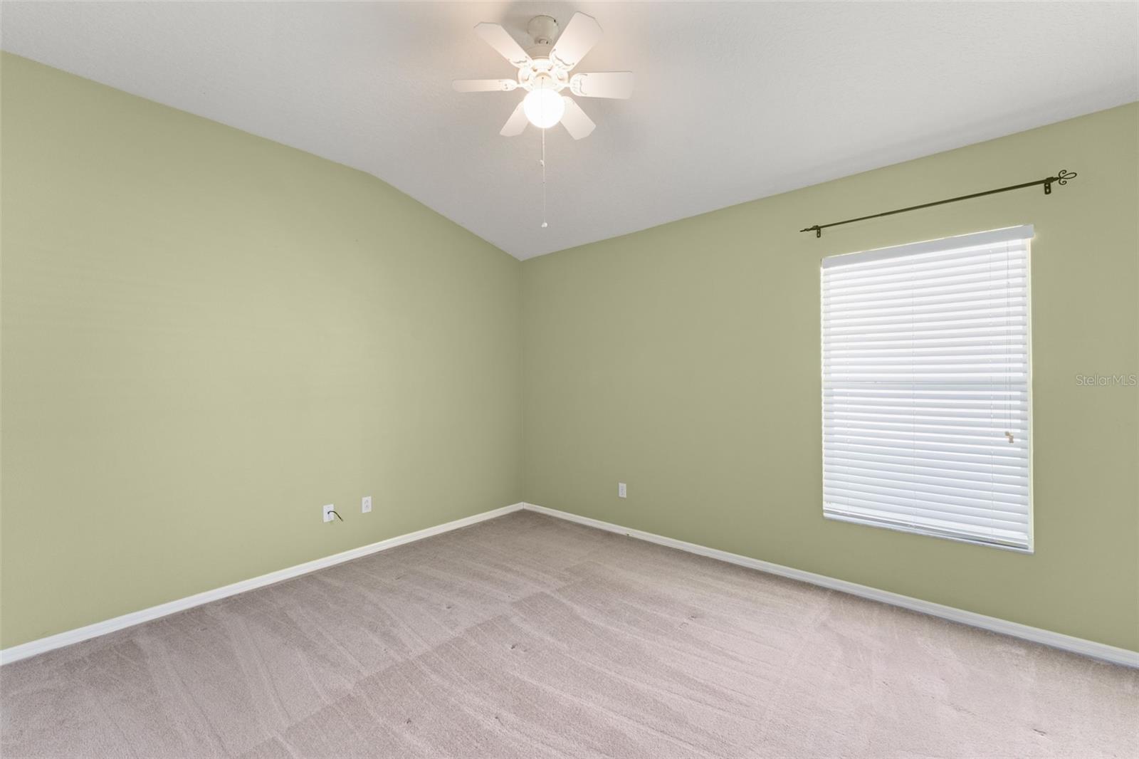 5864 AUTUMN CHASE CIR