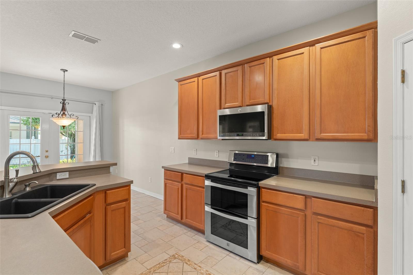 5864 AUTUMN CHASE CIR