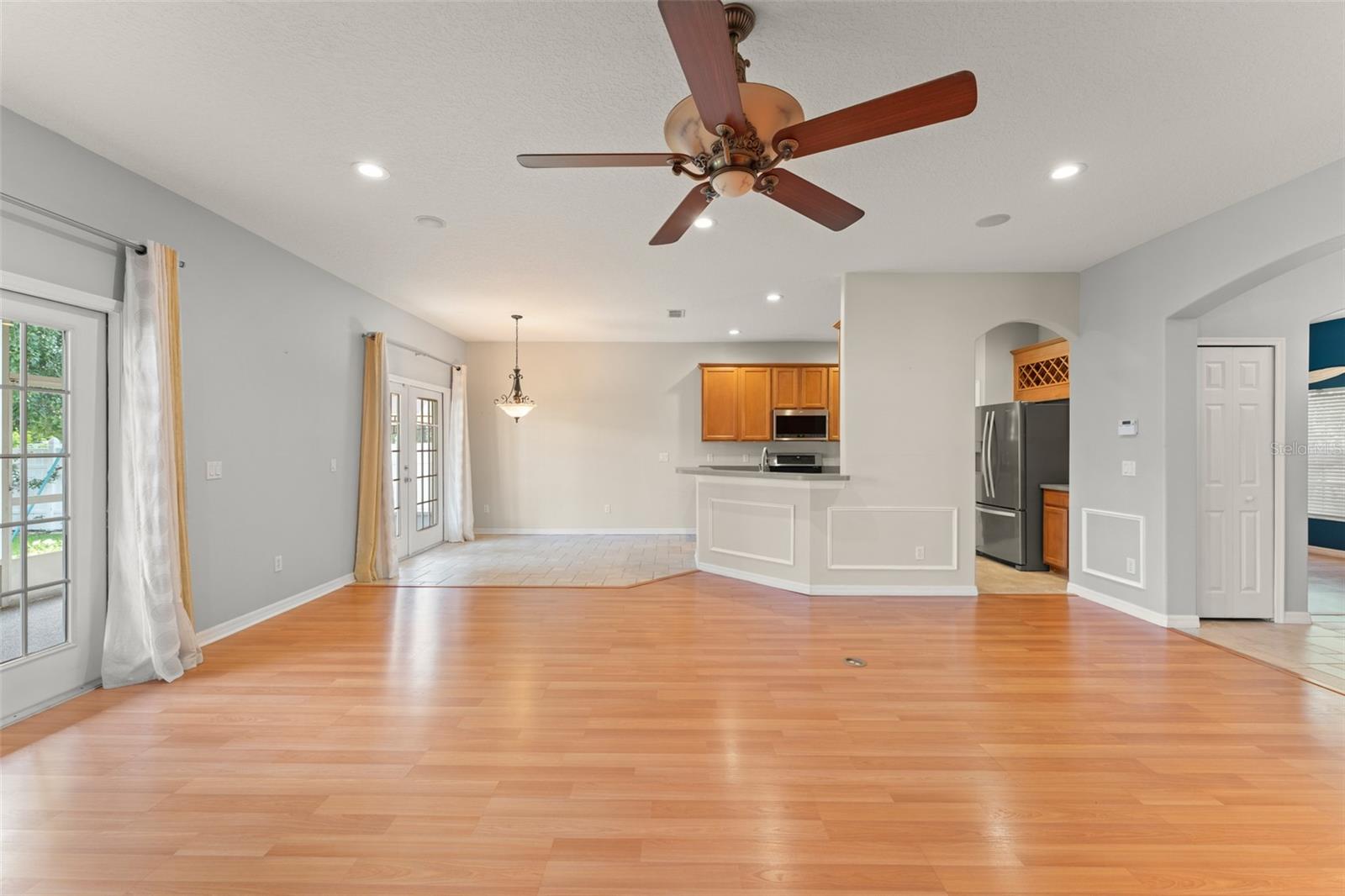 5864 AUTUMN CHASE CIR