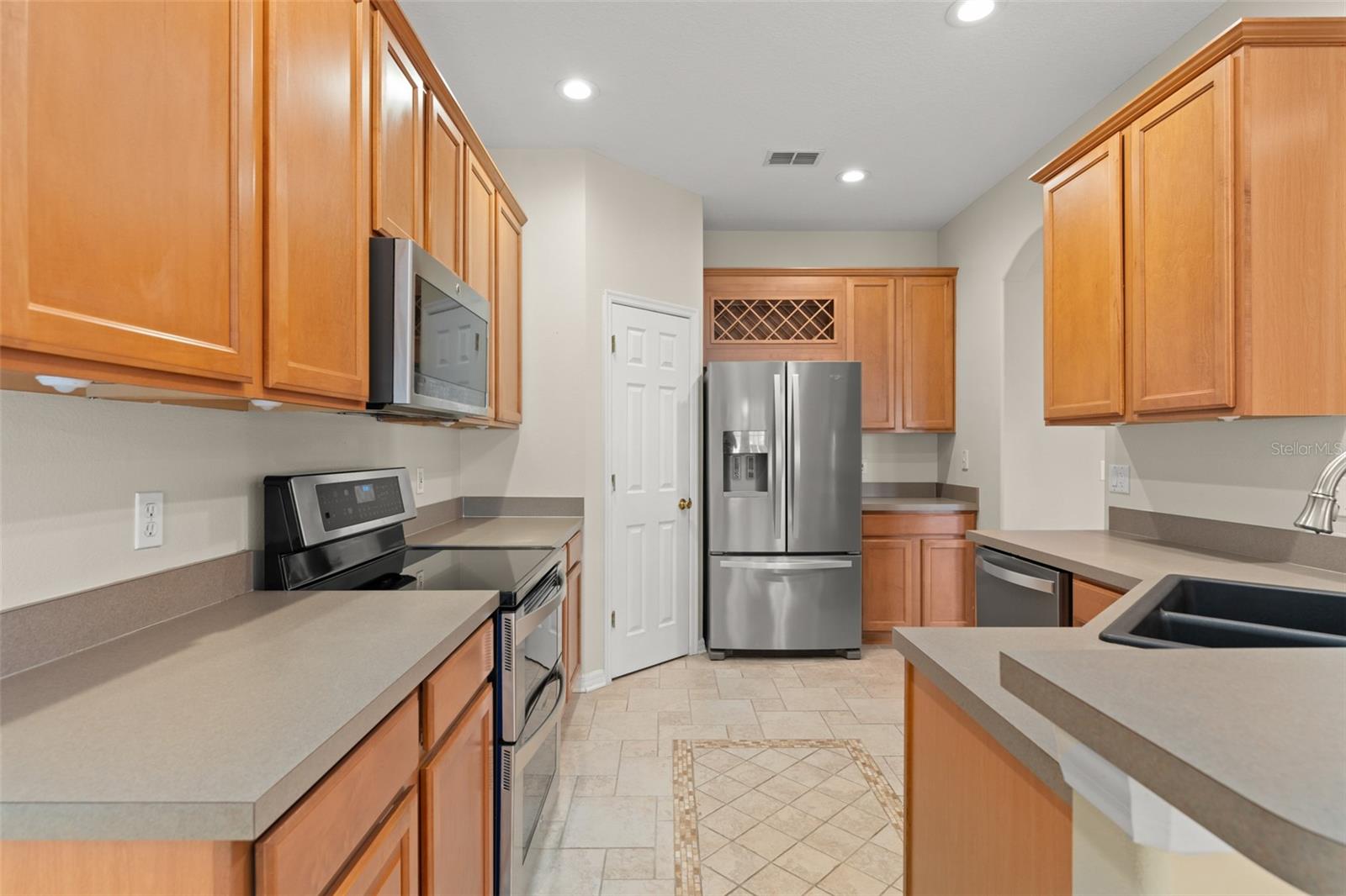 5864 AUTUMN CHASE CIR
