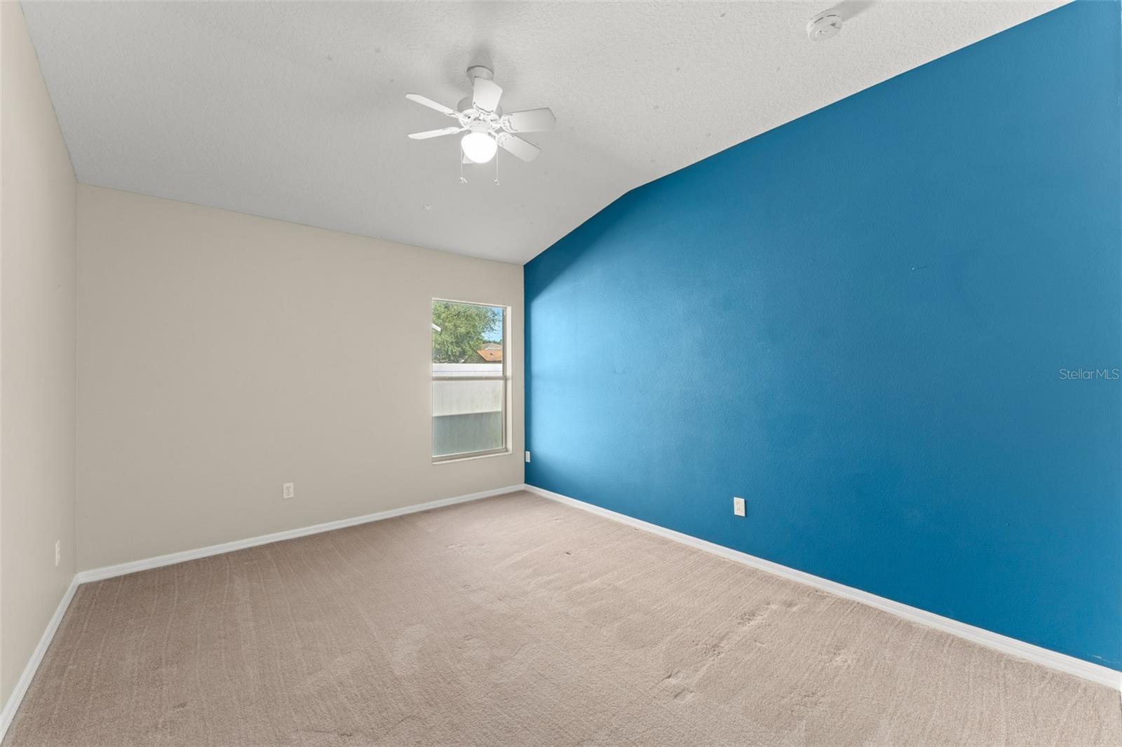 5864 AUTUMN CHASE CIR