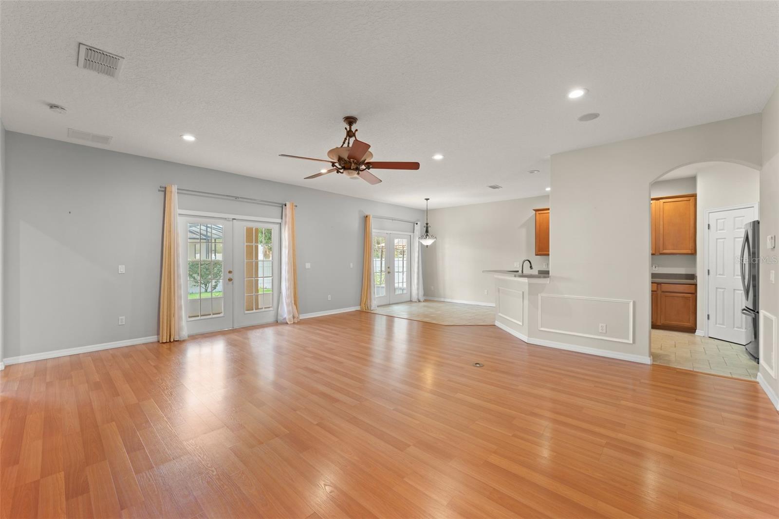 5864 AUTUMN CHASE CIR
