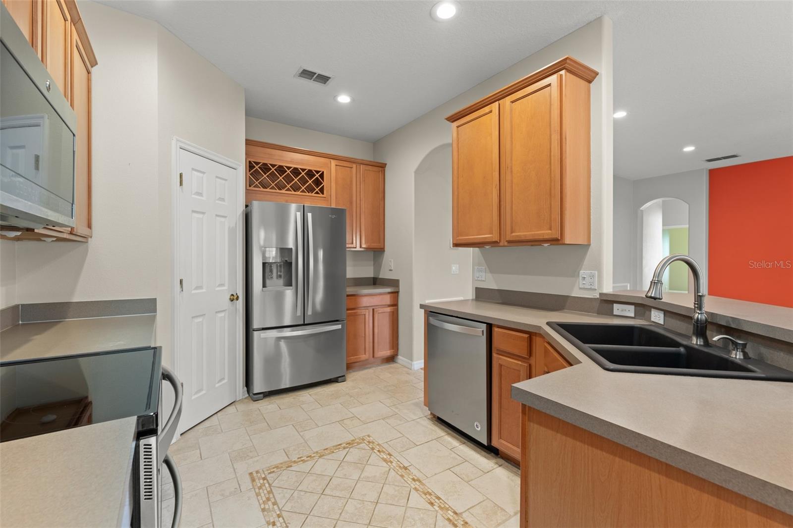 5864 AUTUMN CHASE CIR