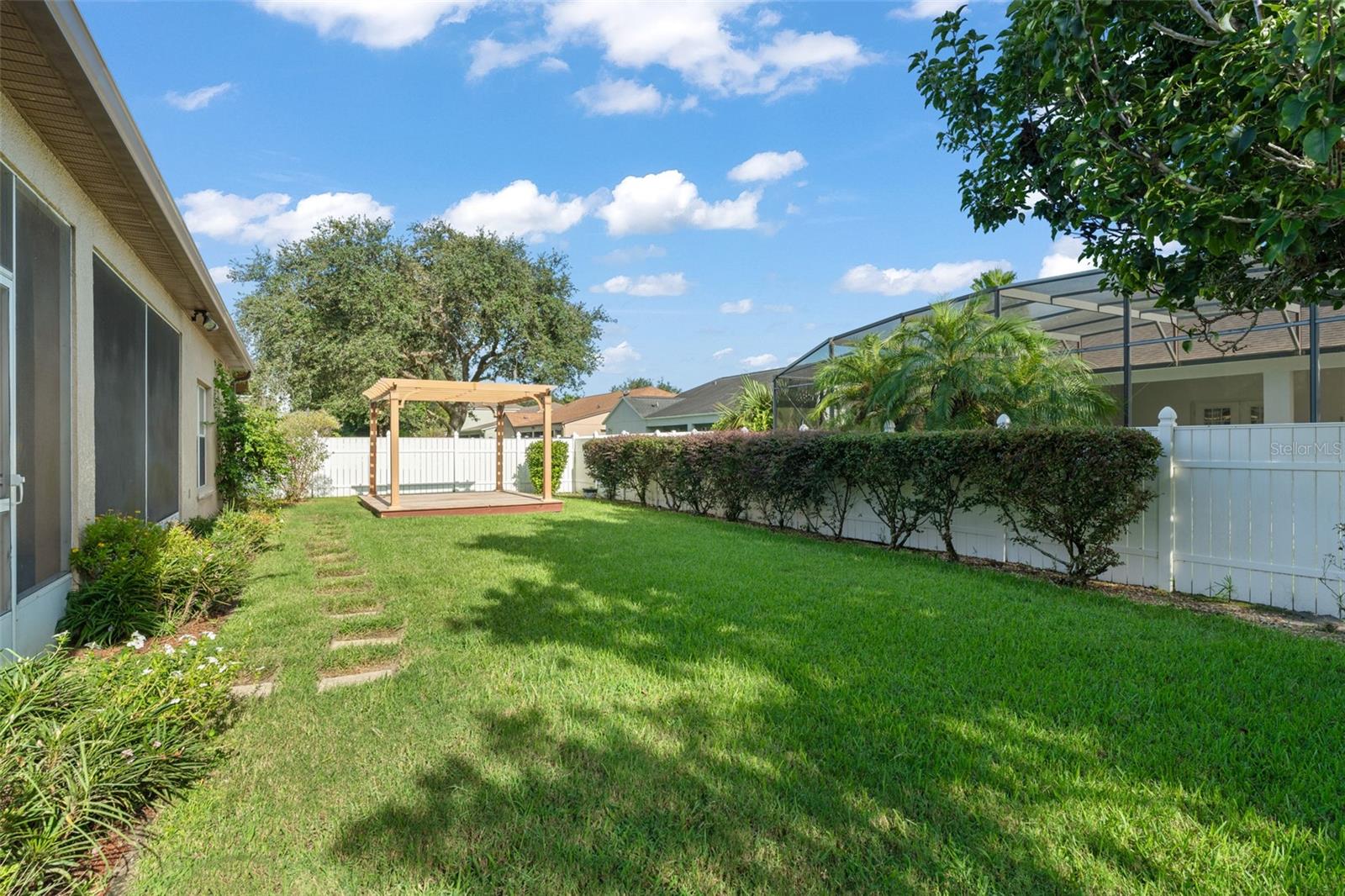 5864 AUTUMN CHASE CIR