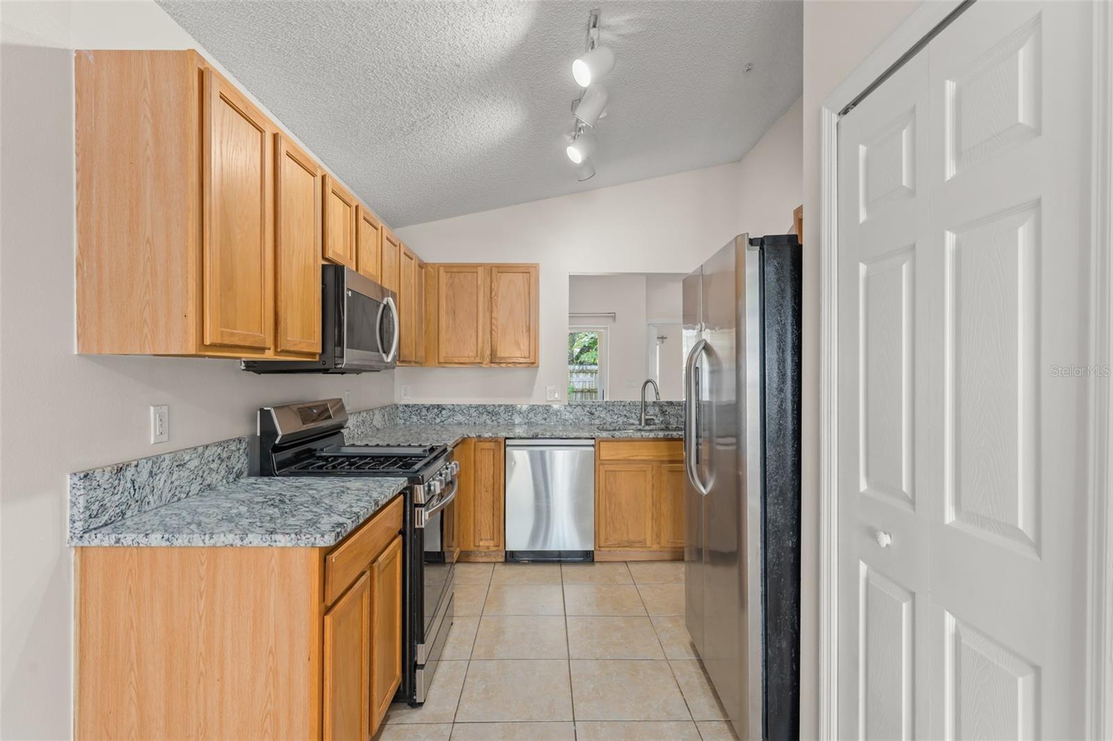 2374 BLUE SAPPHIRE CIR