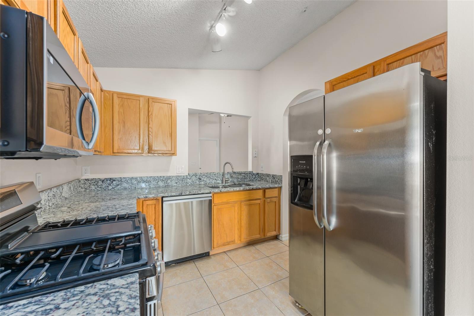 2374 BLUE SAPPHIRE CIR
