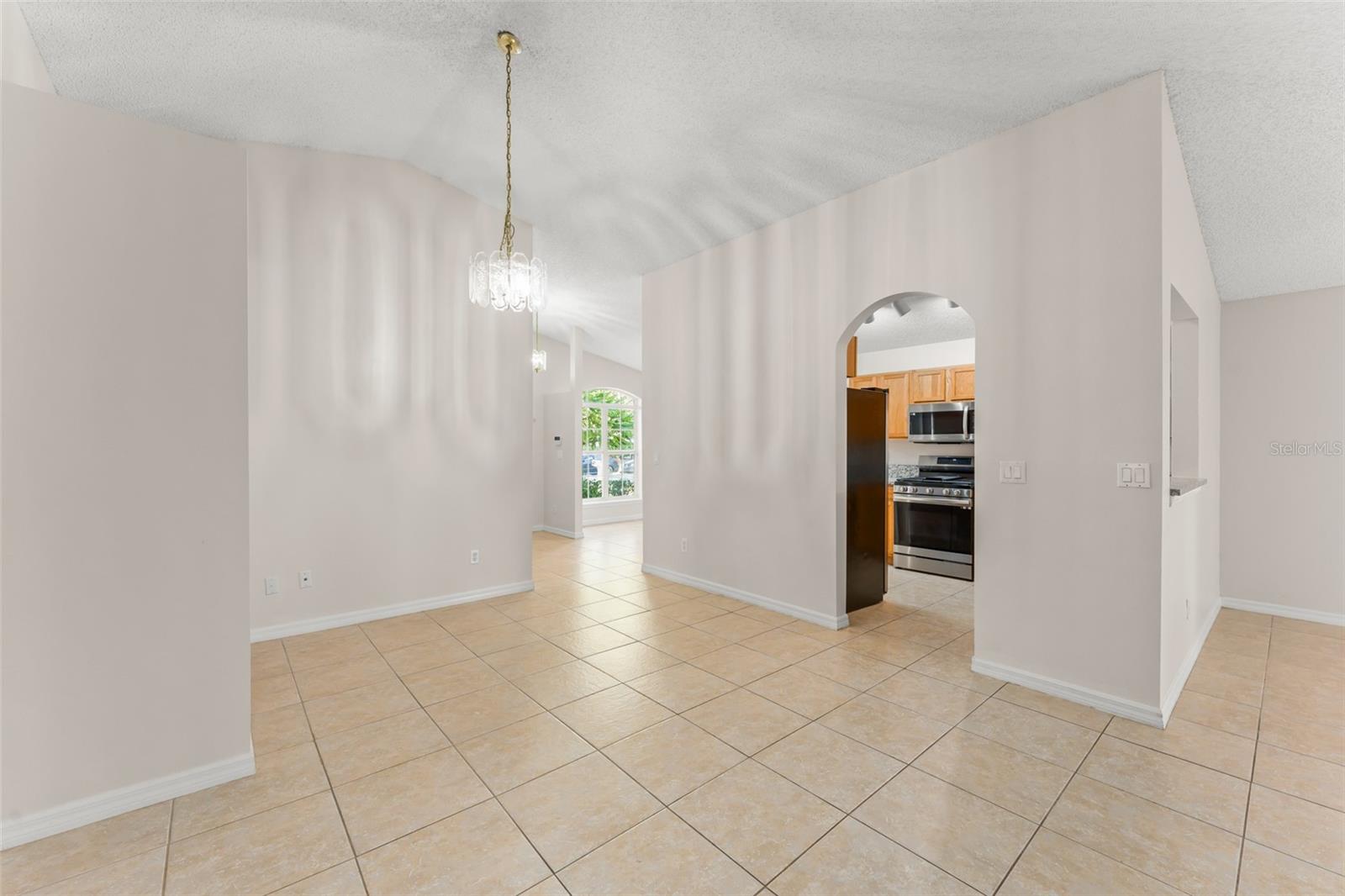 2374 BLUE SAPPHIRE CIR
