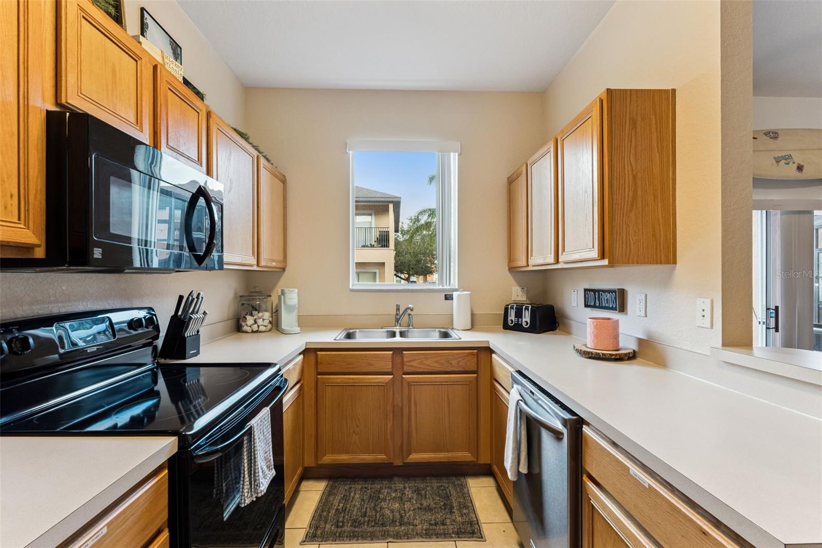 2715 ROADSTER LN