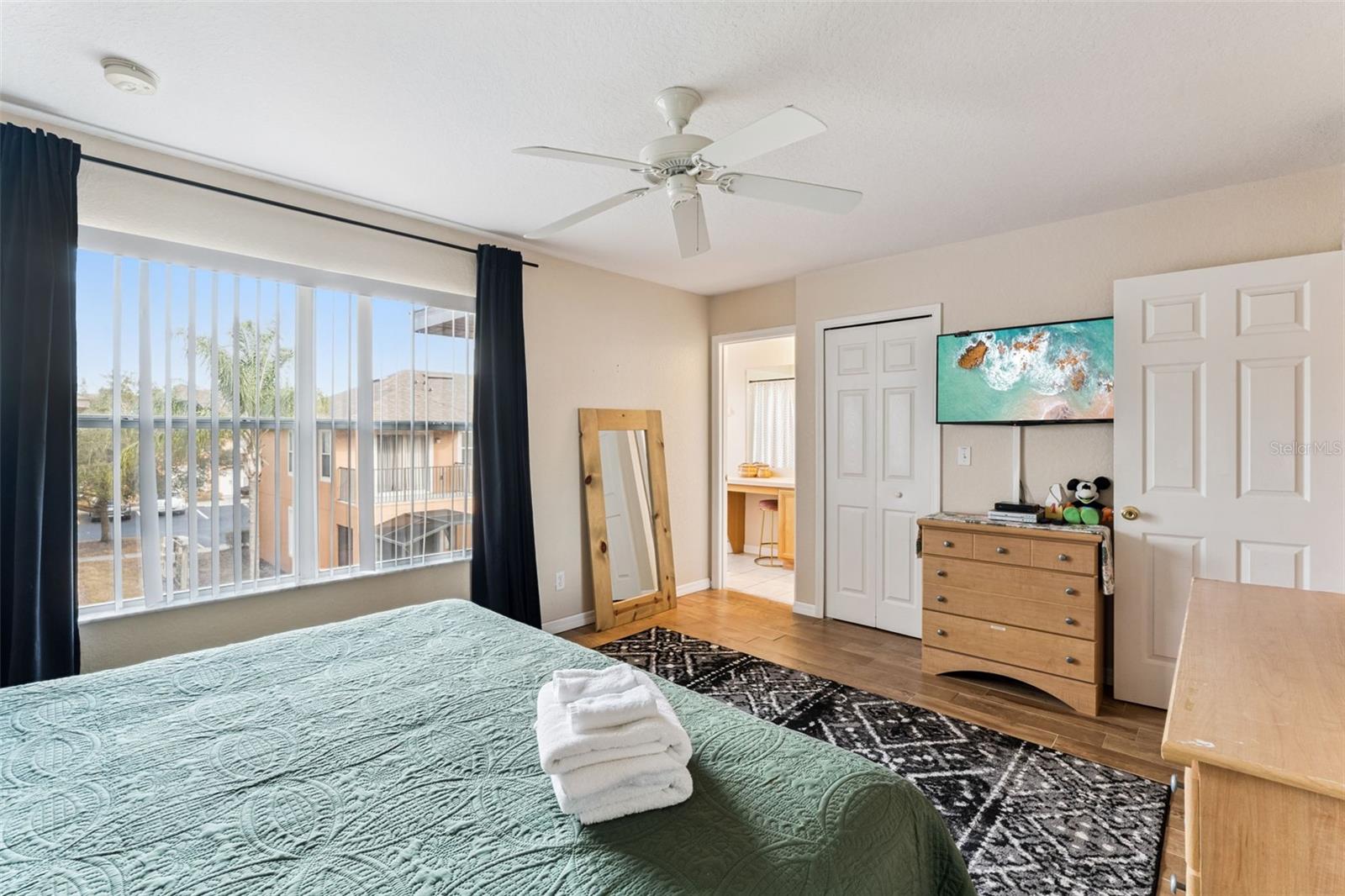 2715 ROADSTER LN