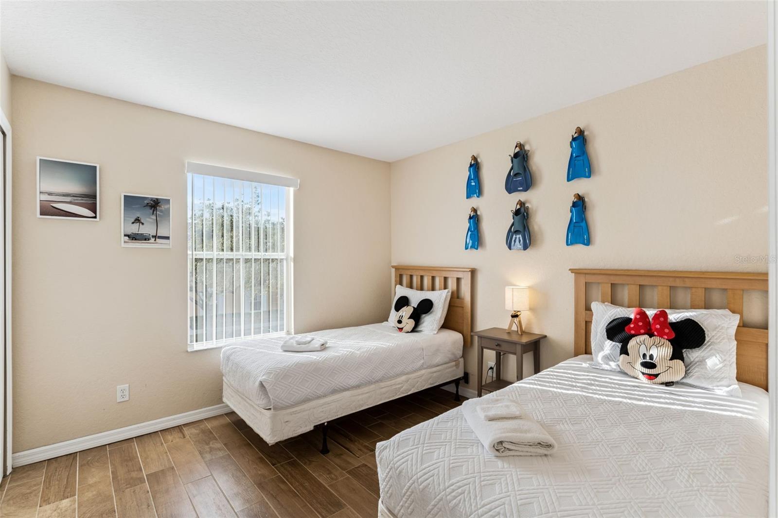 2715 ROADSTER LN