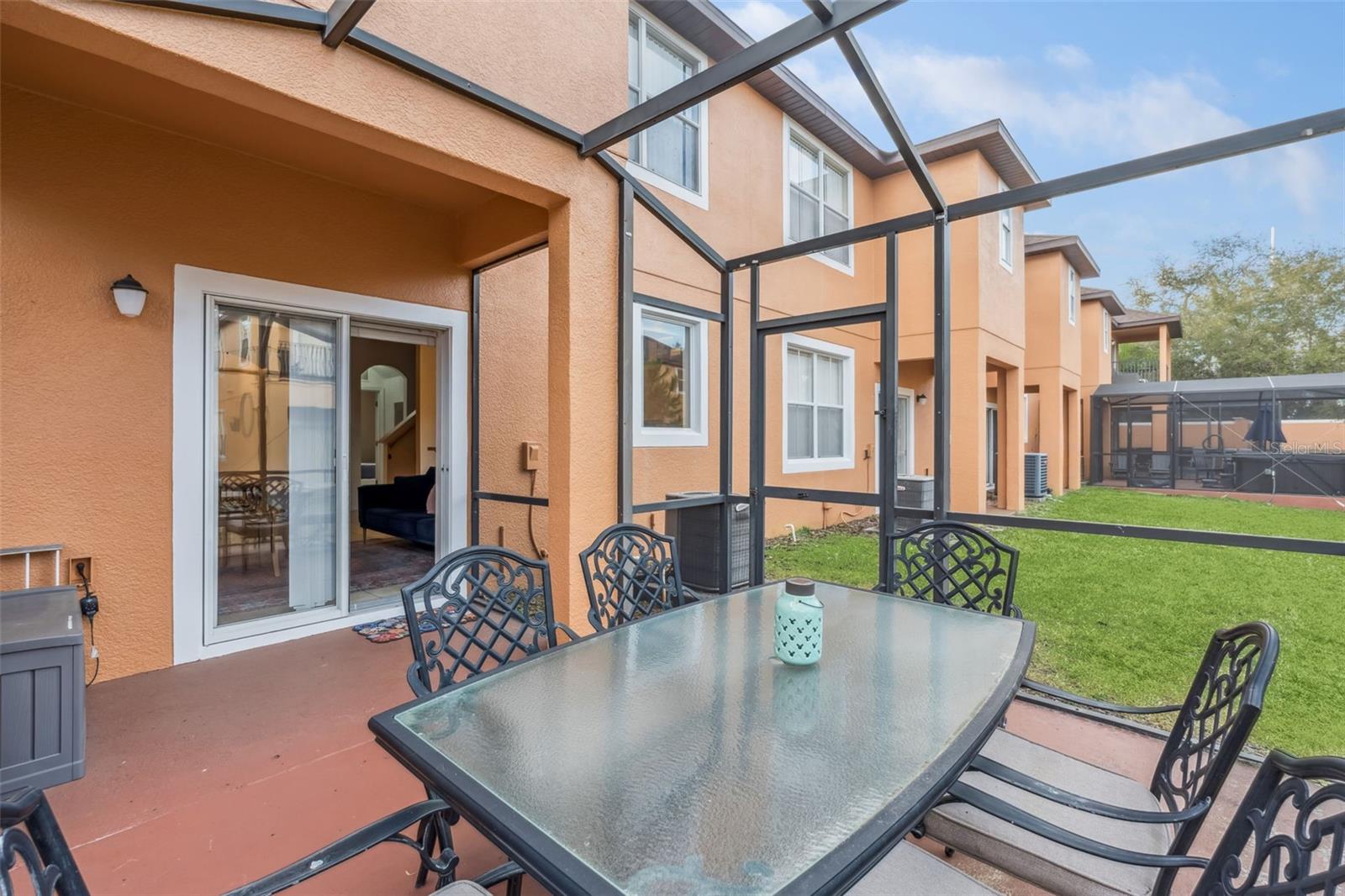 2715 ROADSTER LN