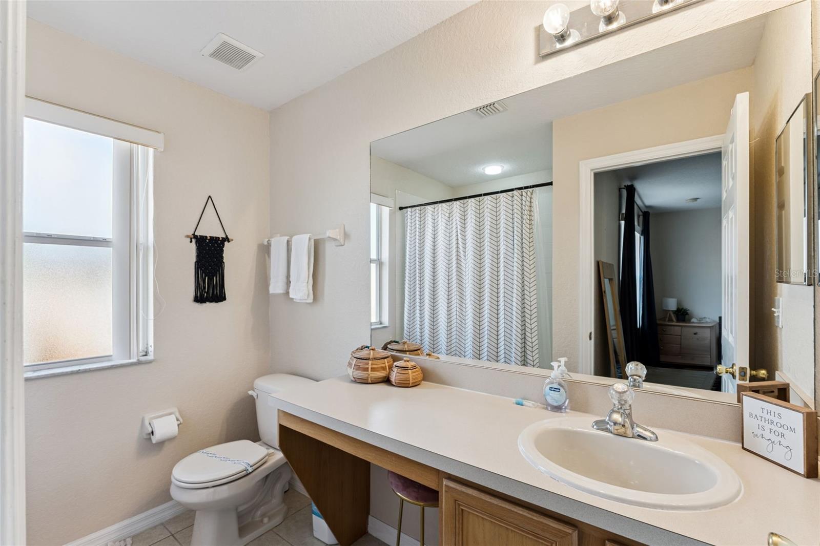 2715 ROADSTER LN