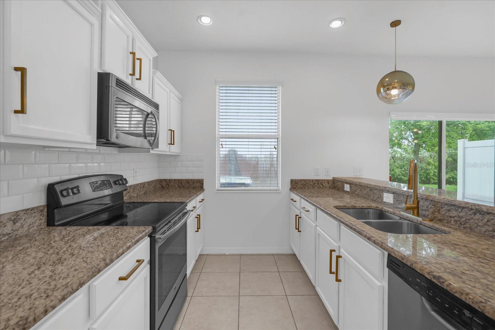 10815 SAVANNAH LANDING CIR