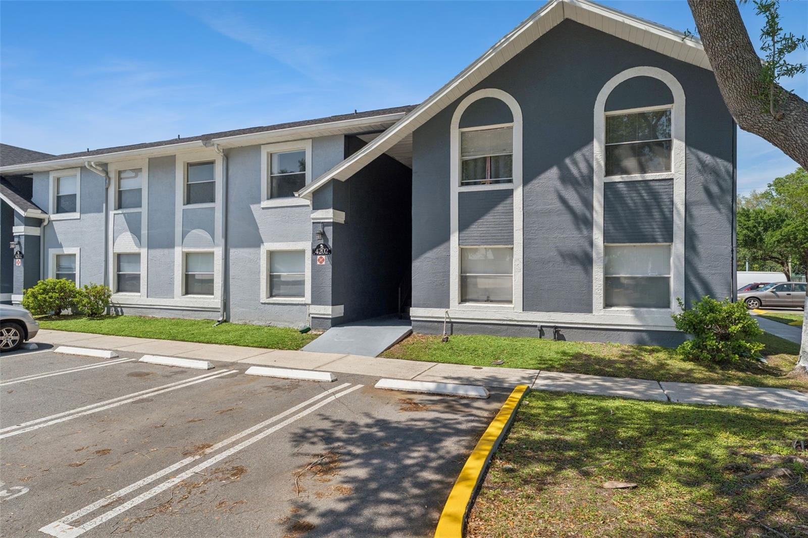 4202 PERSHING POINTE PL #7