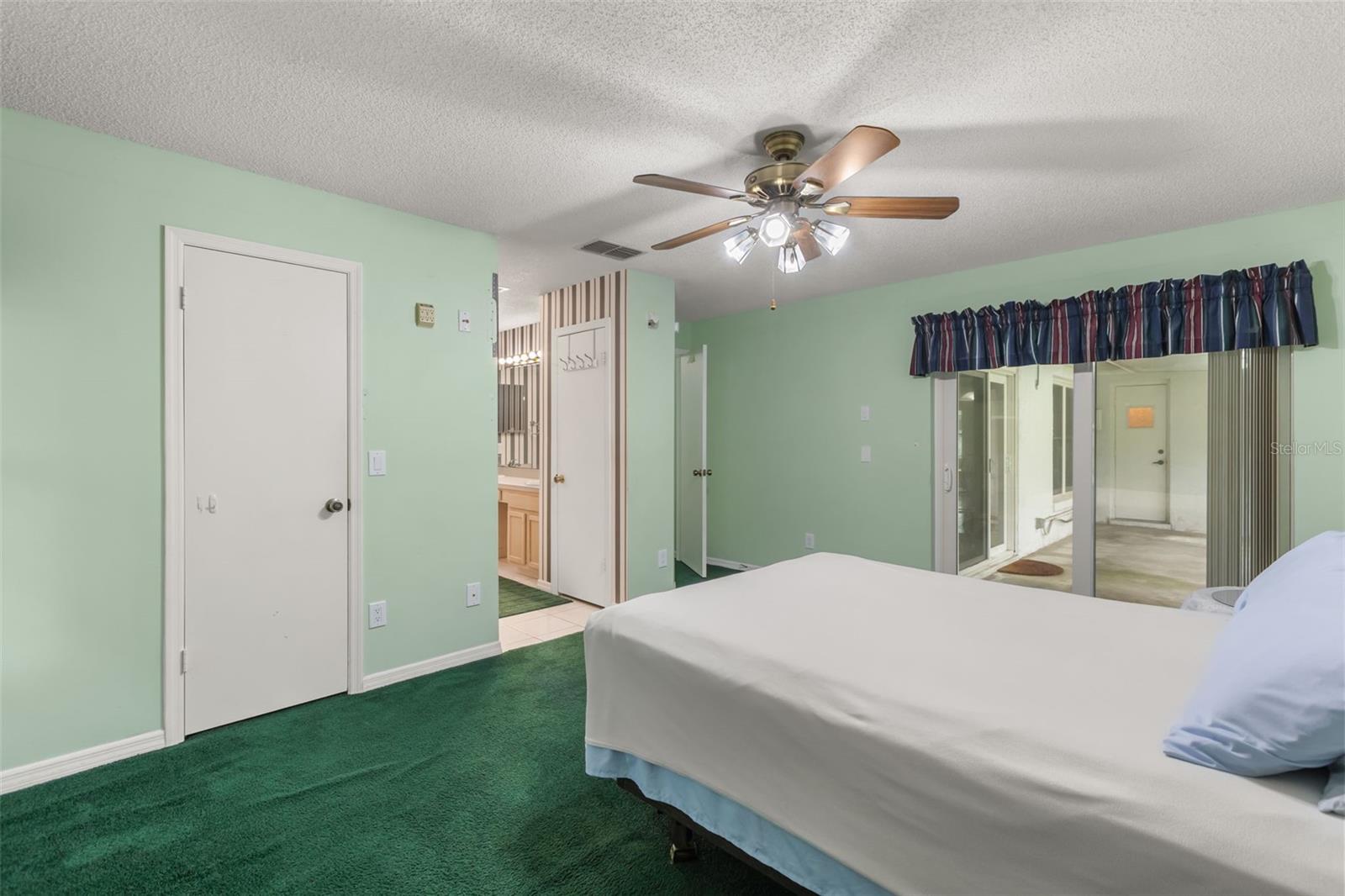2556 TANDORI CIR