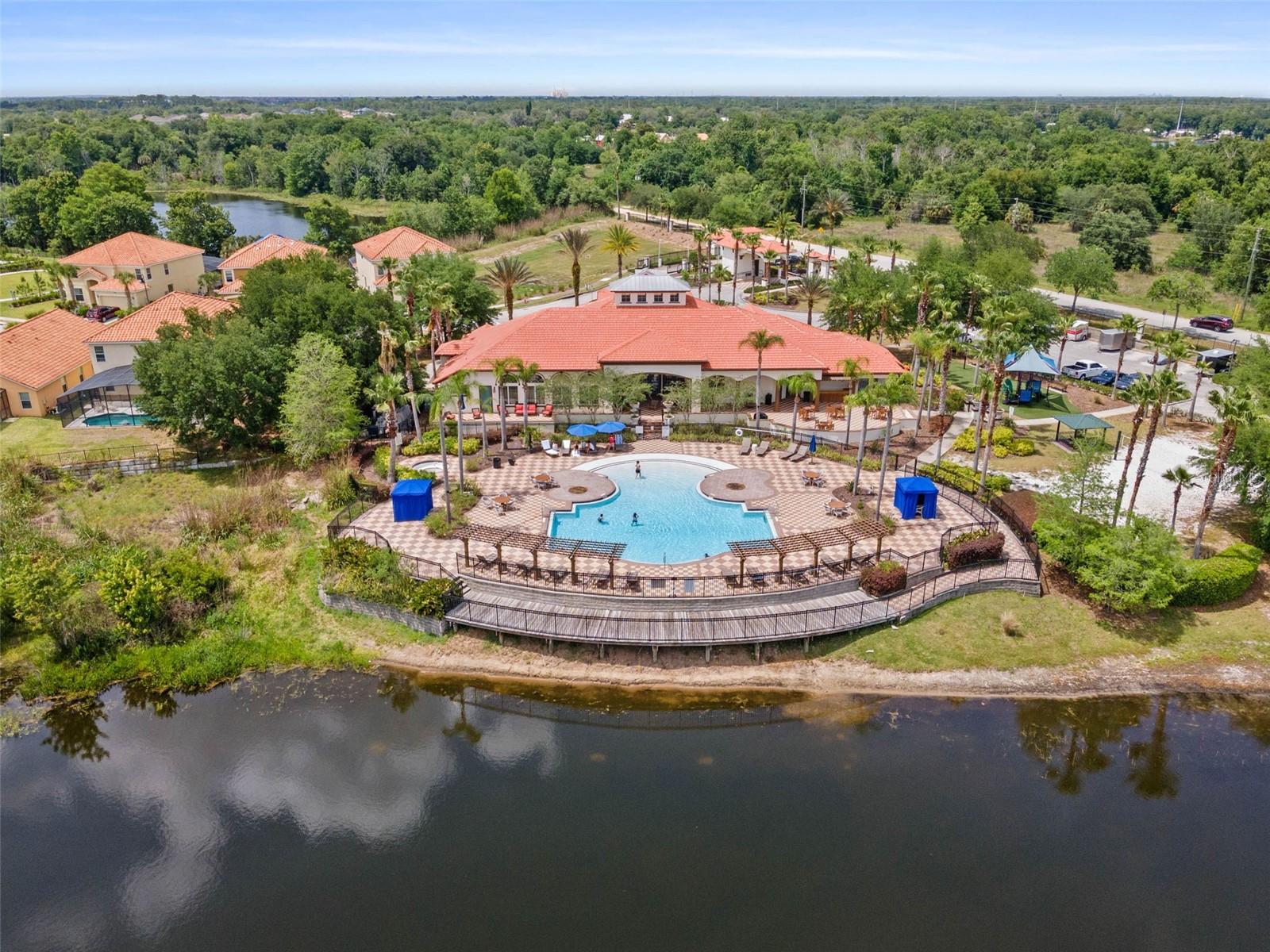 423 PALOMA DR