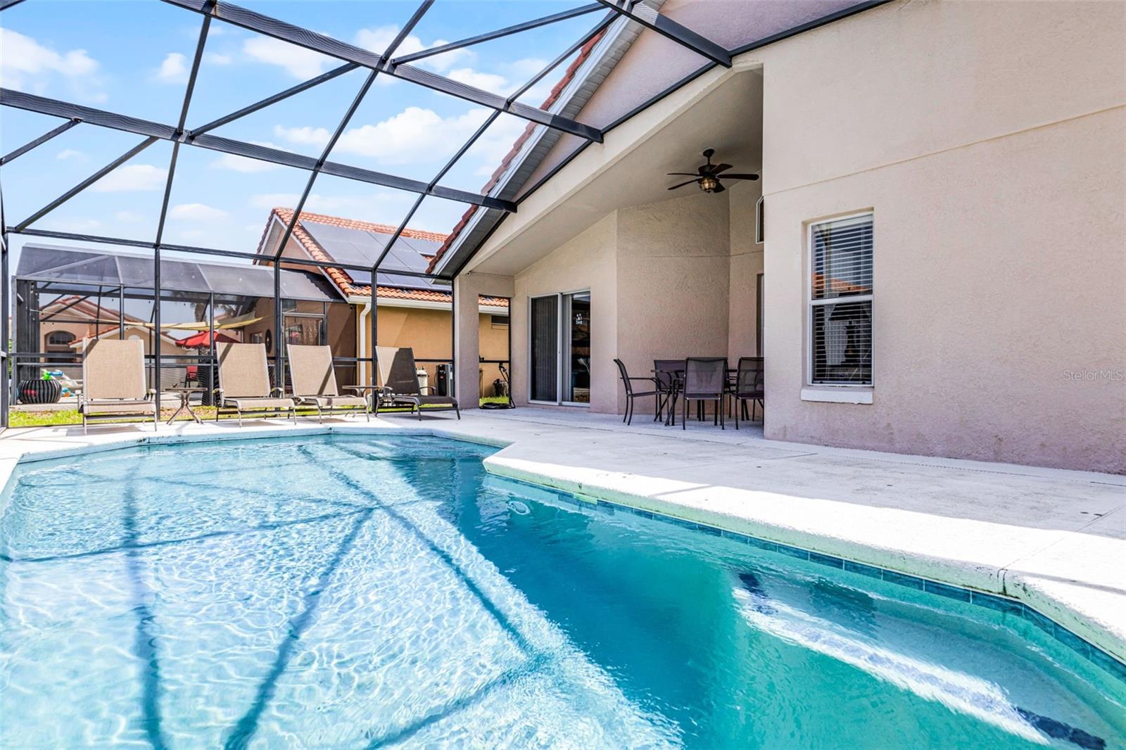 423 PALOMA DR