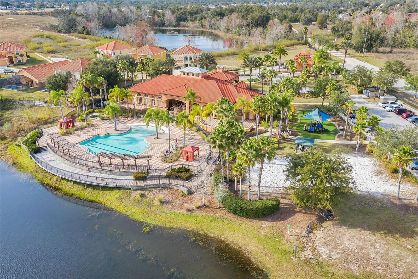 423 PALOMA DR