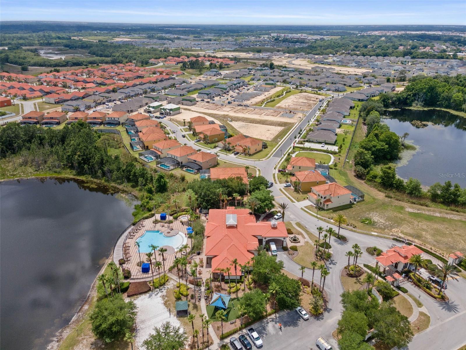 423 PALOMA DR