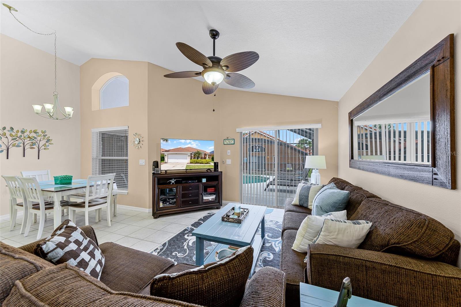 423 PALOMA DR