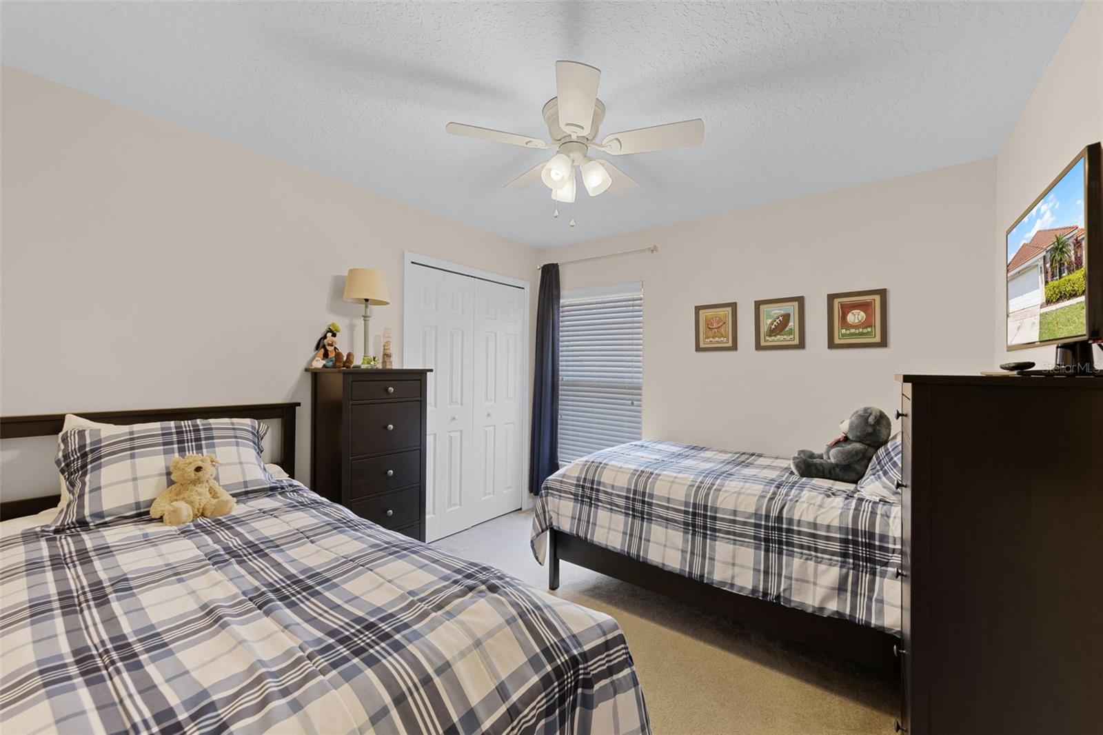 423 PALOMA DR