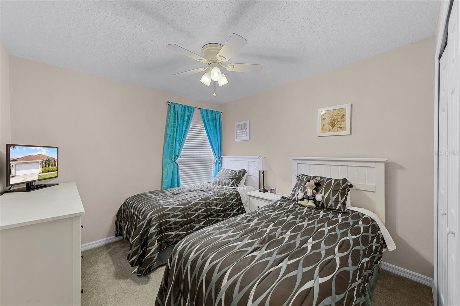 423 PALOMA DR