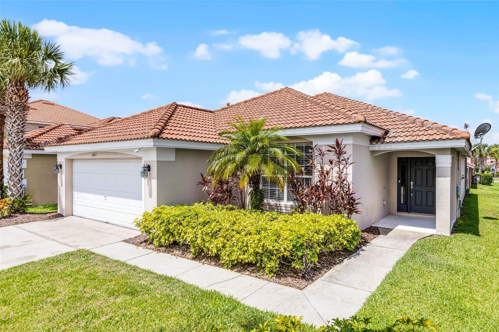 423 PALOMA DR
