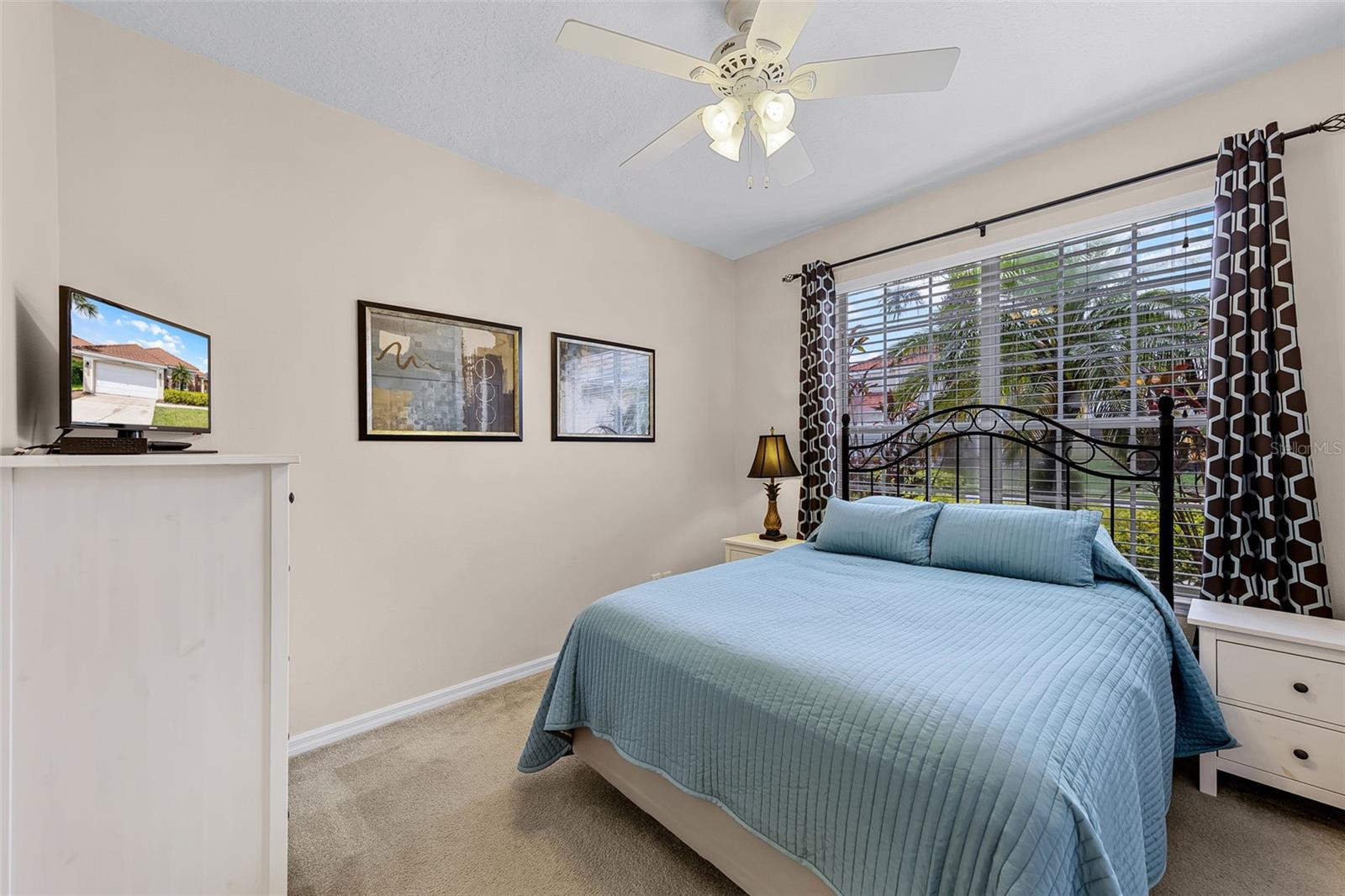 423 PALOMA DR