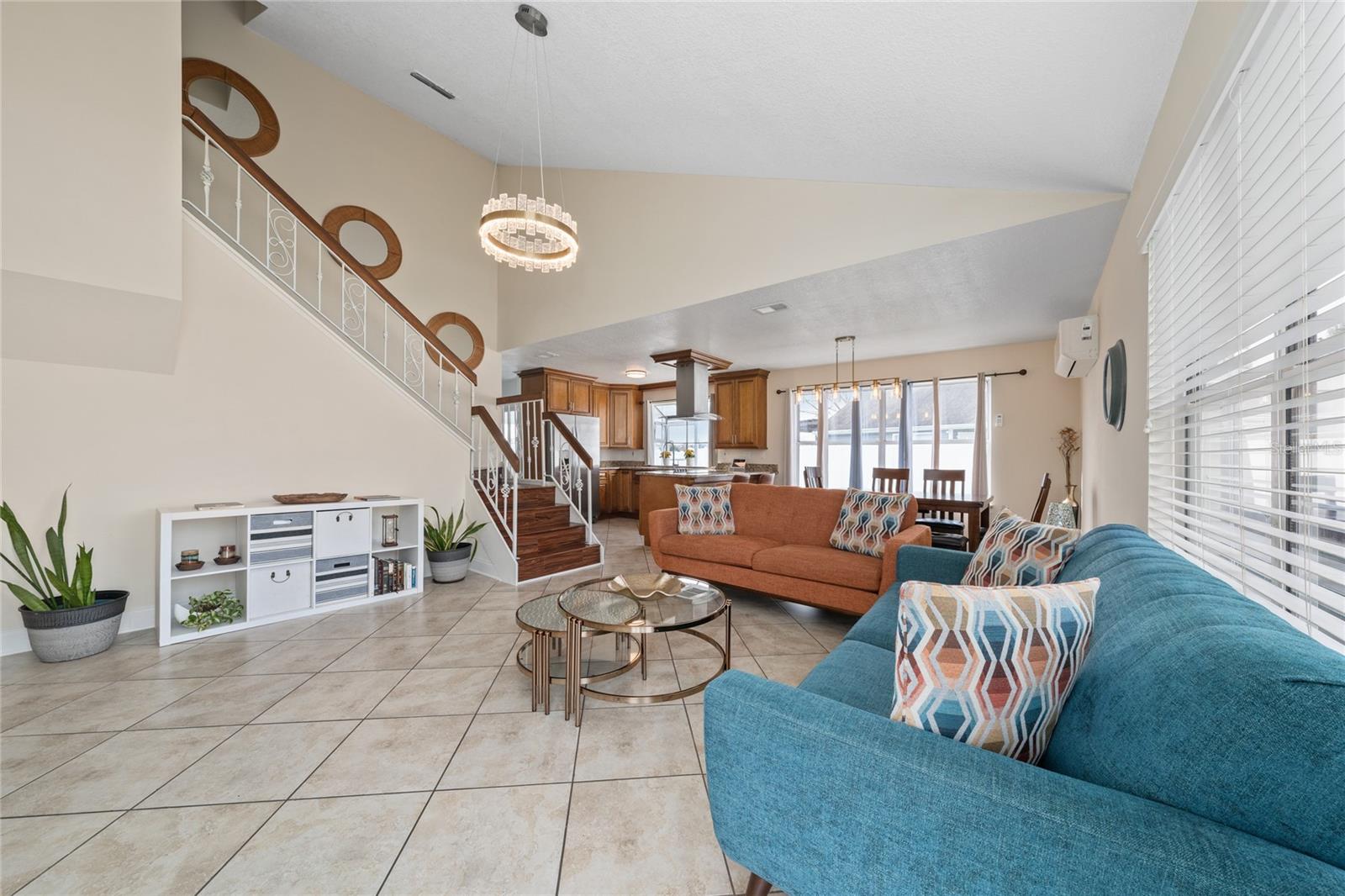 2200 KENTUCKY DERBY DR