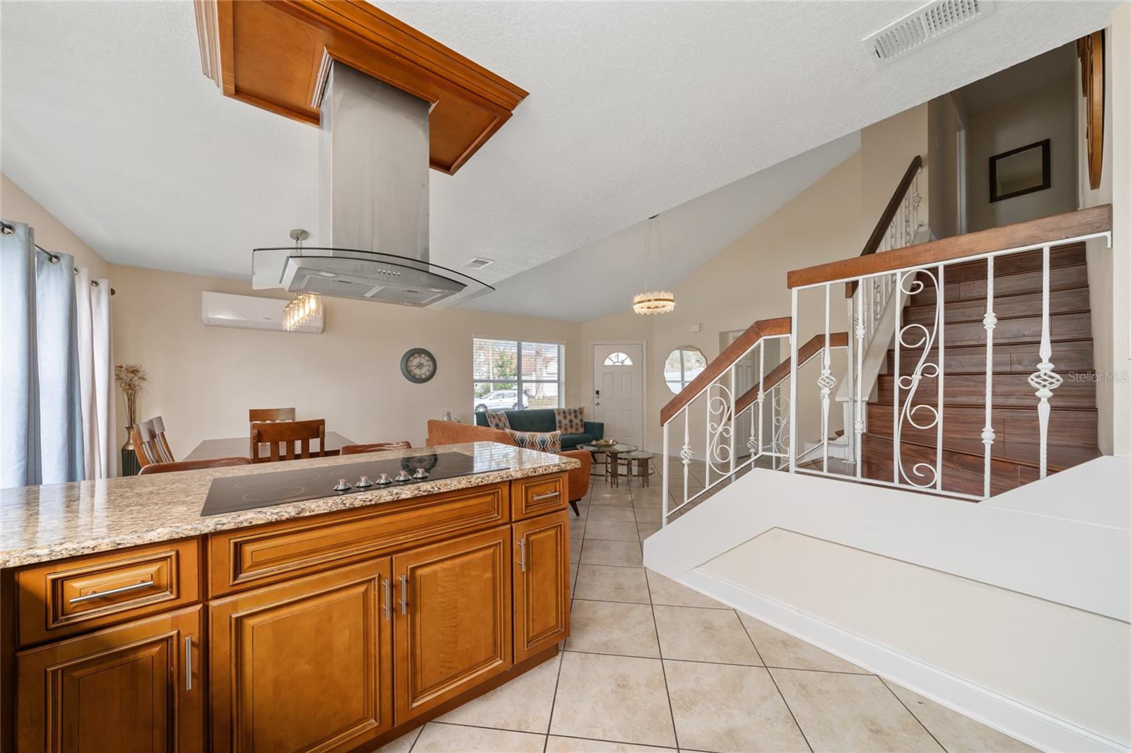 2200 KENTUCKY DERBY DR