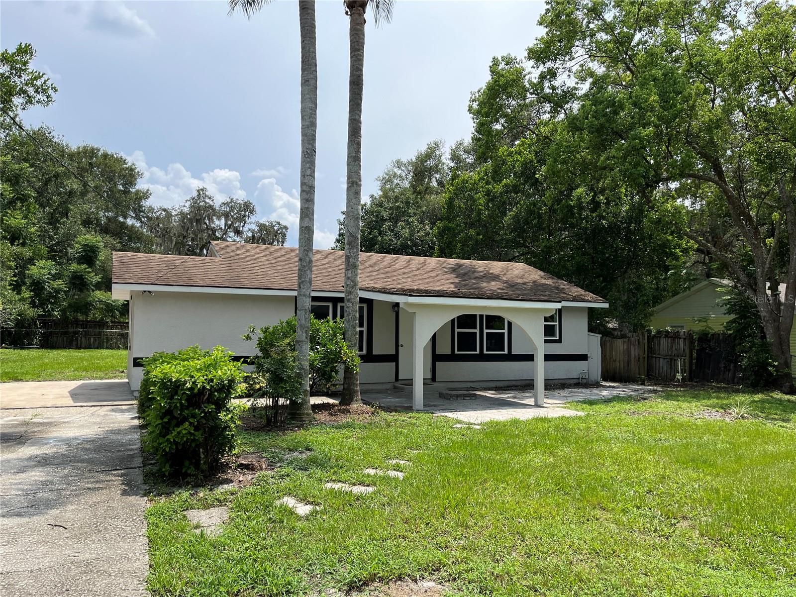 1404 E VOORHIS AVE