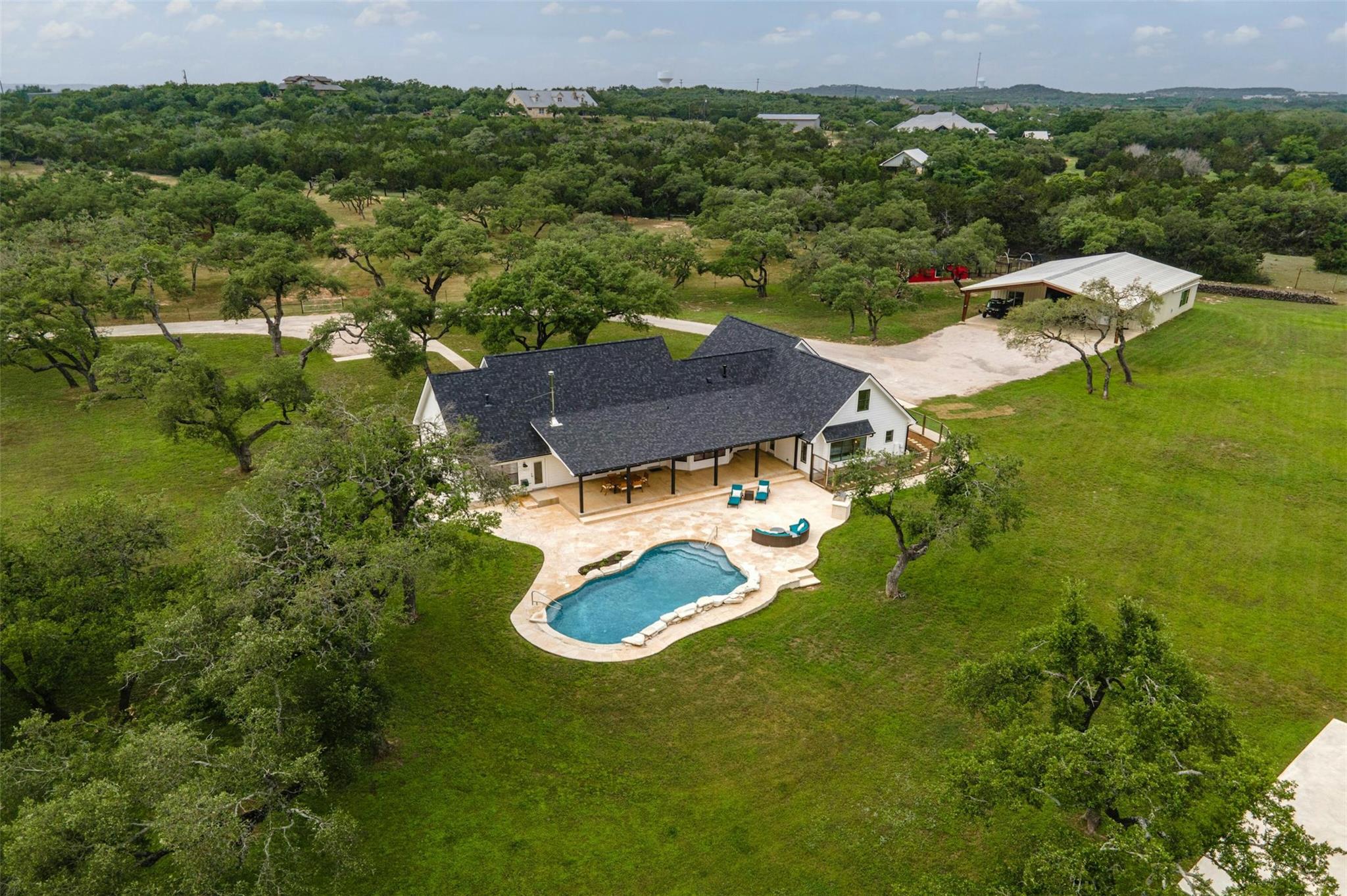 333 Stallion Ln Dripping Springs TX