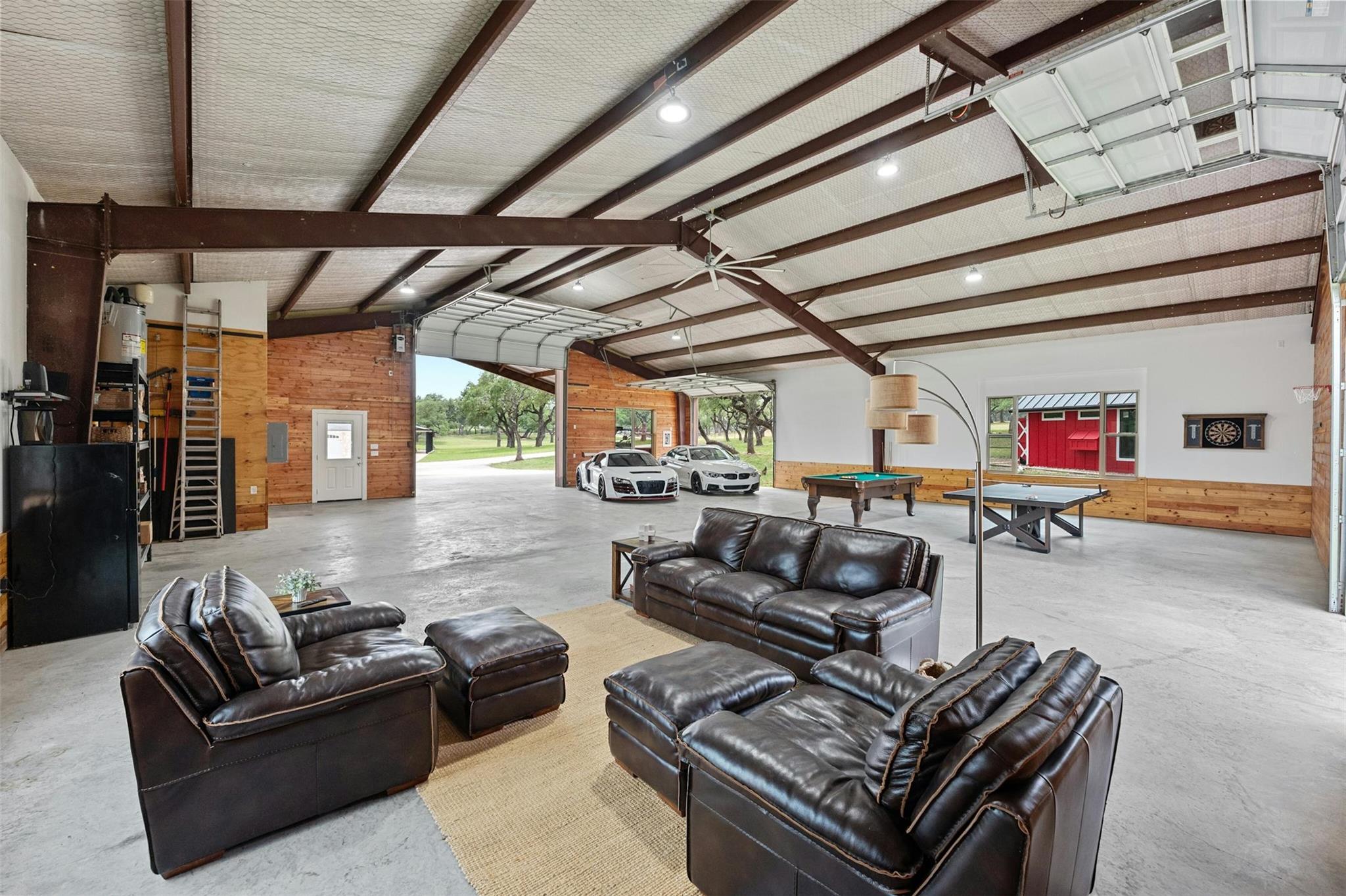333 Stallion LN