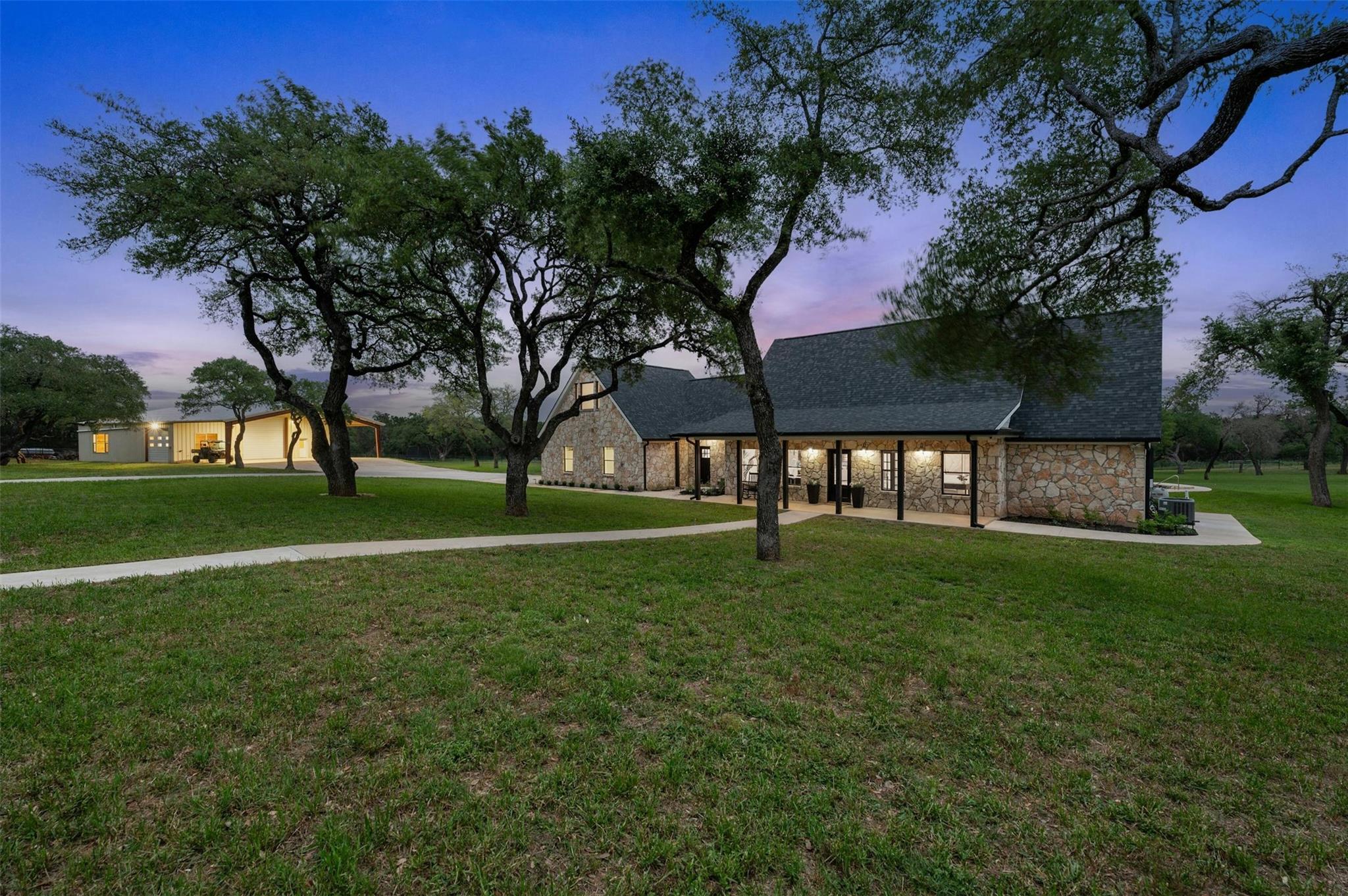 333 Stallion LN