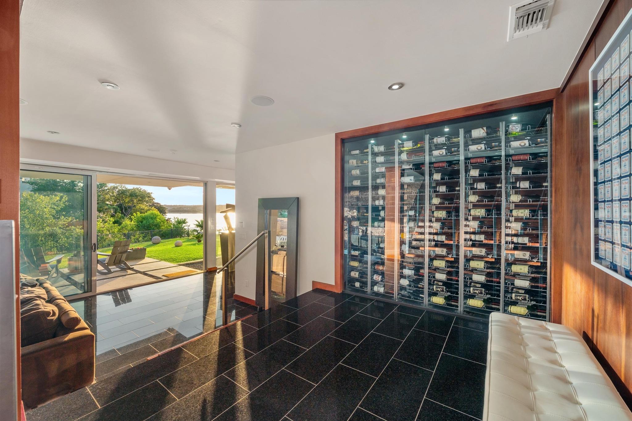 105 Edgewater CV