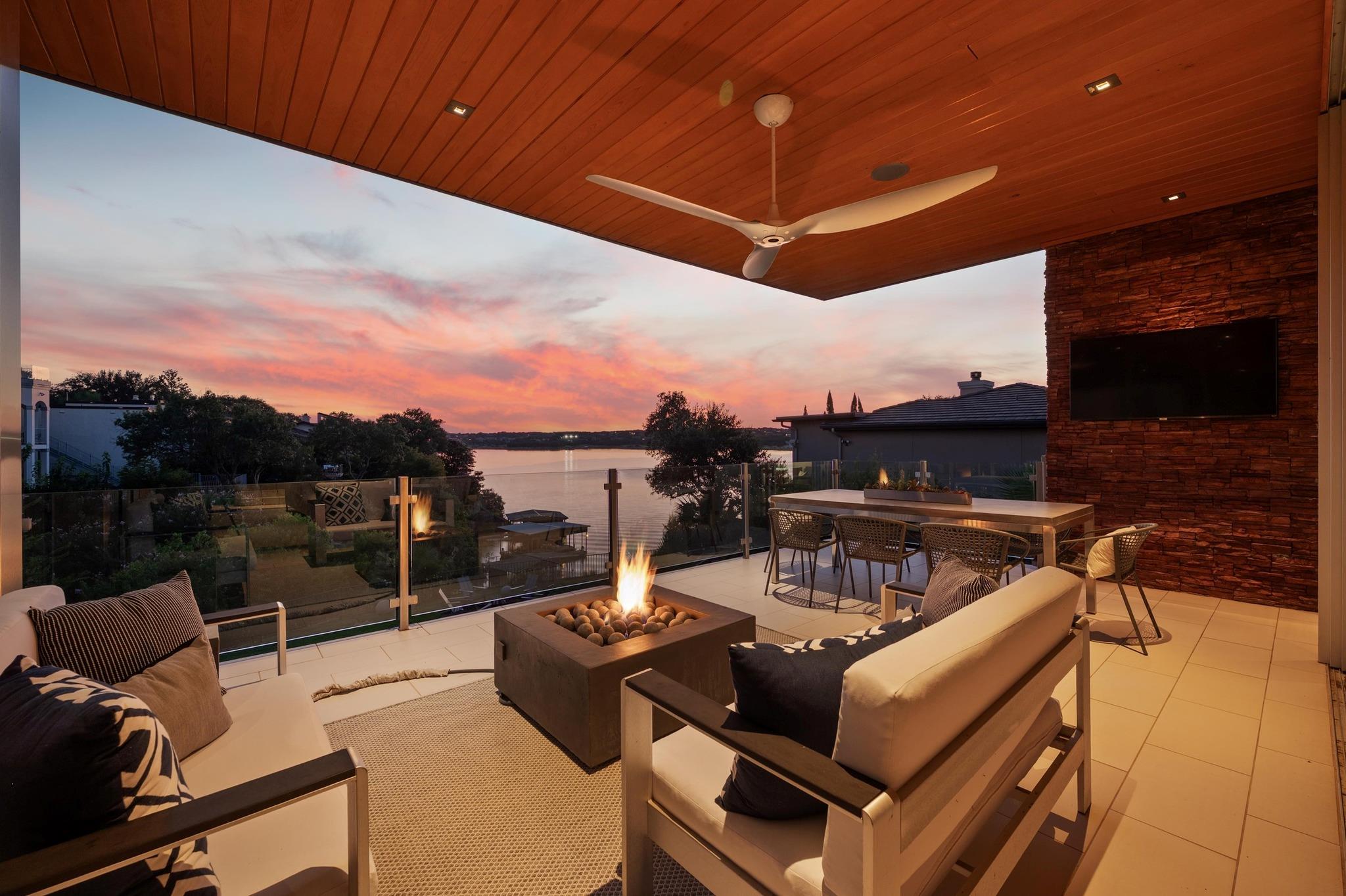 105 Edgewater CV