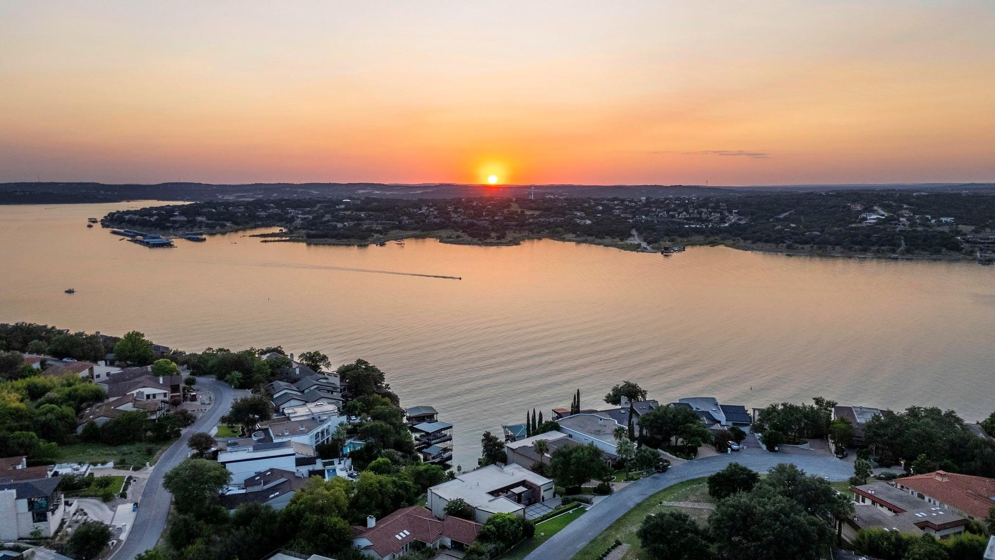 105 Edgewater CV