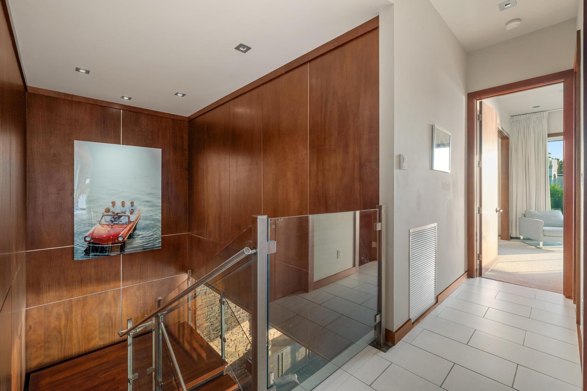 105 Edgewater CV