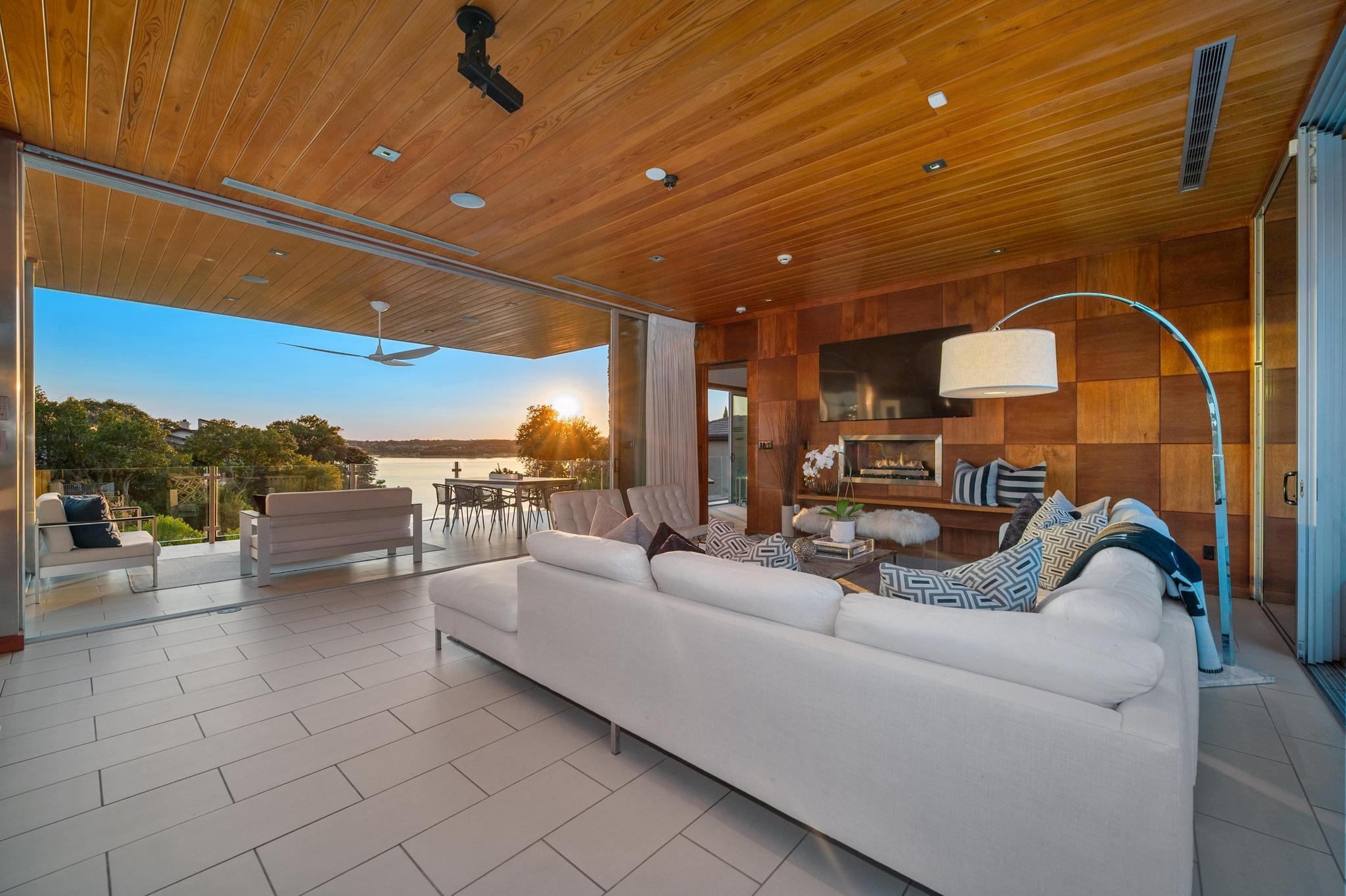 105 Edgewater CV