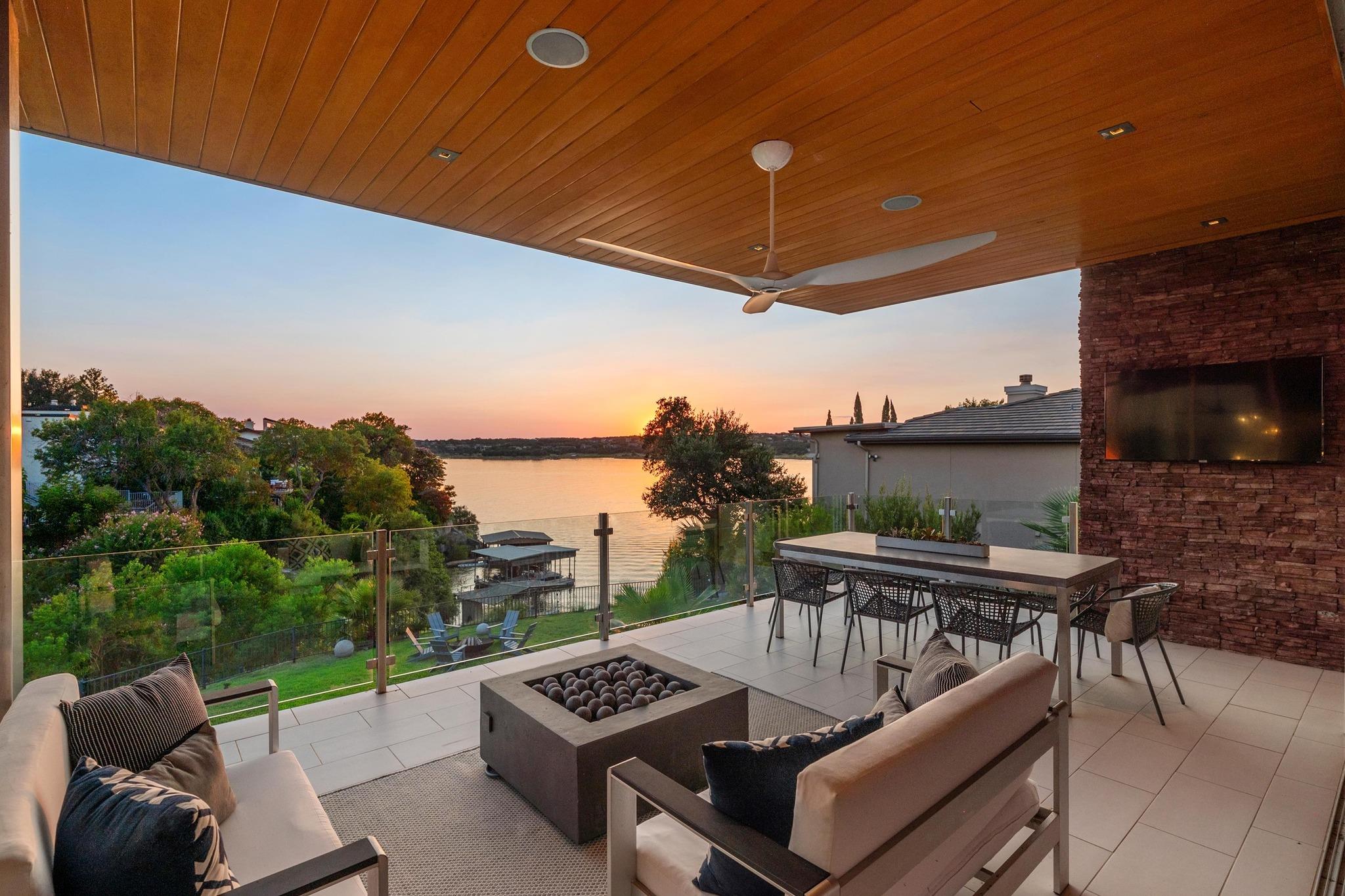 105 Edgewater CV