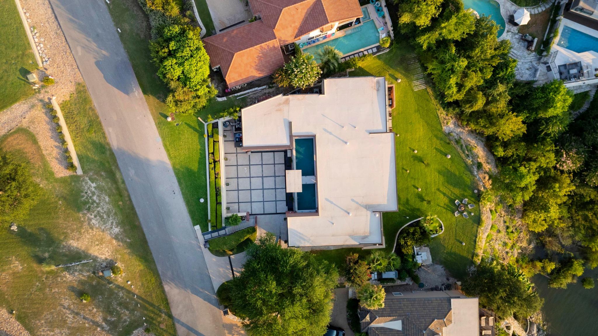 105 Edgewater CV