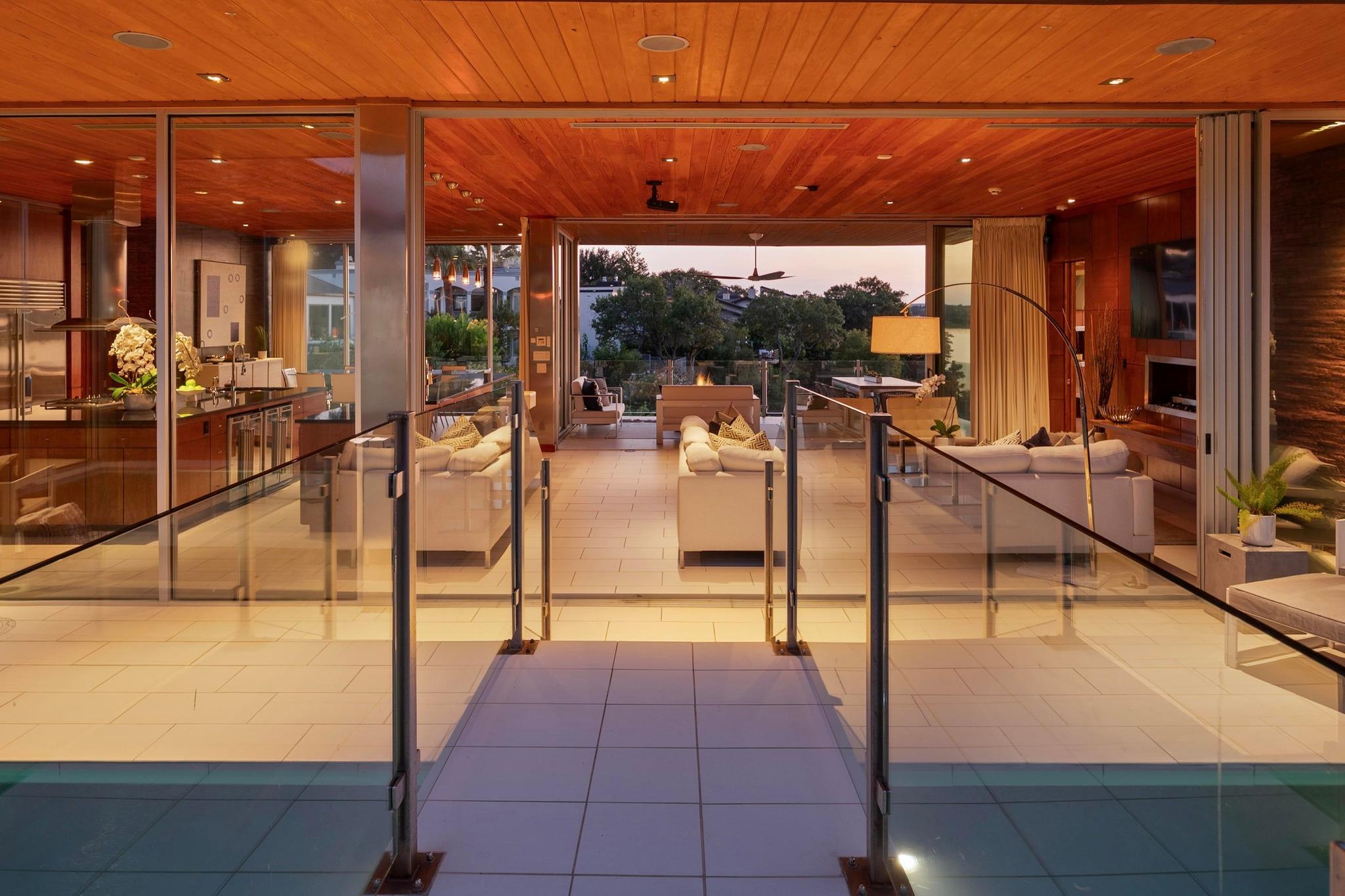 105 Edgewater CV