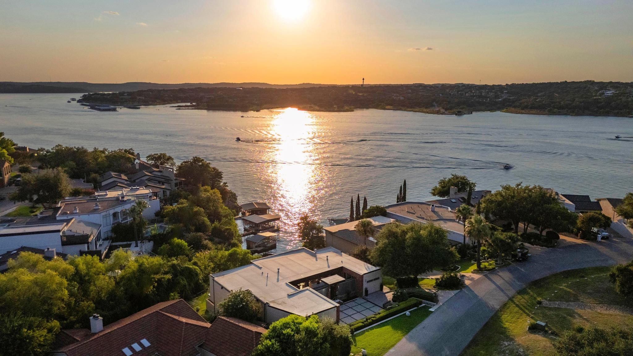 105 Edgewater CV