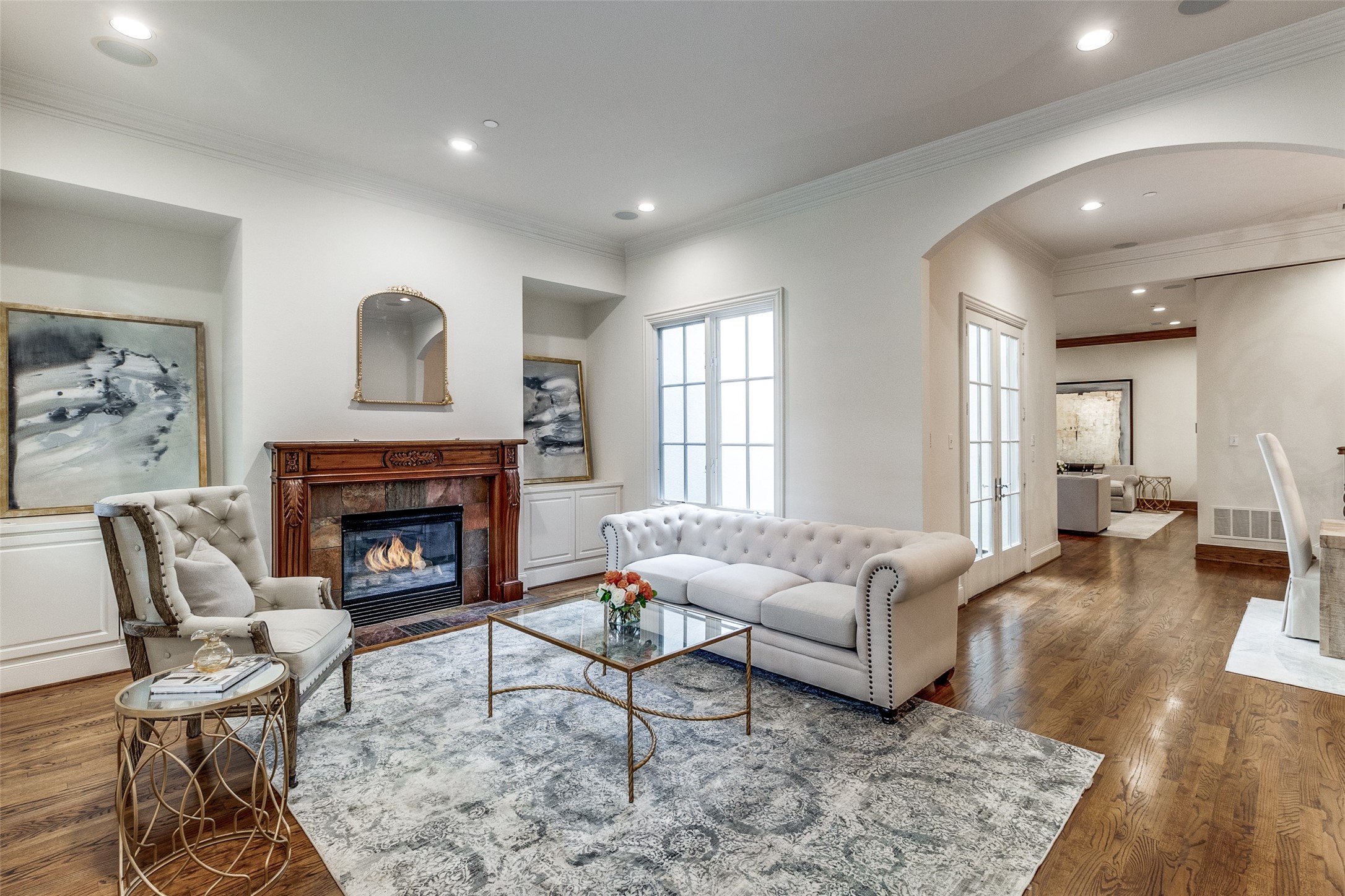 3811 Hawthorne Avenue