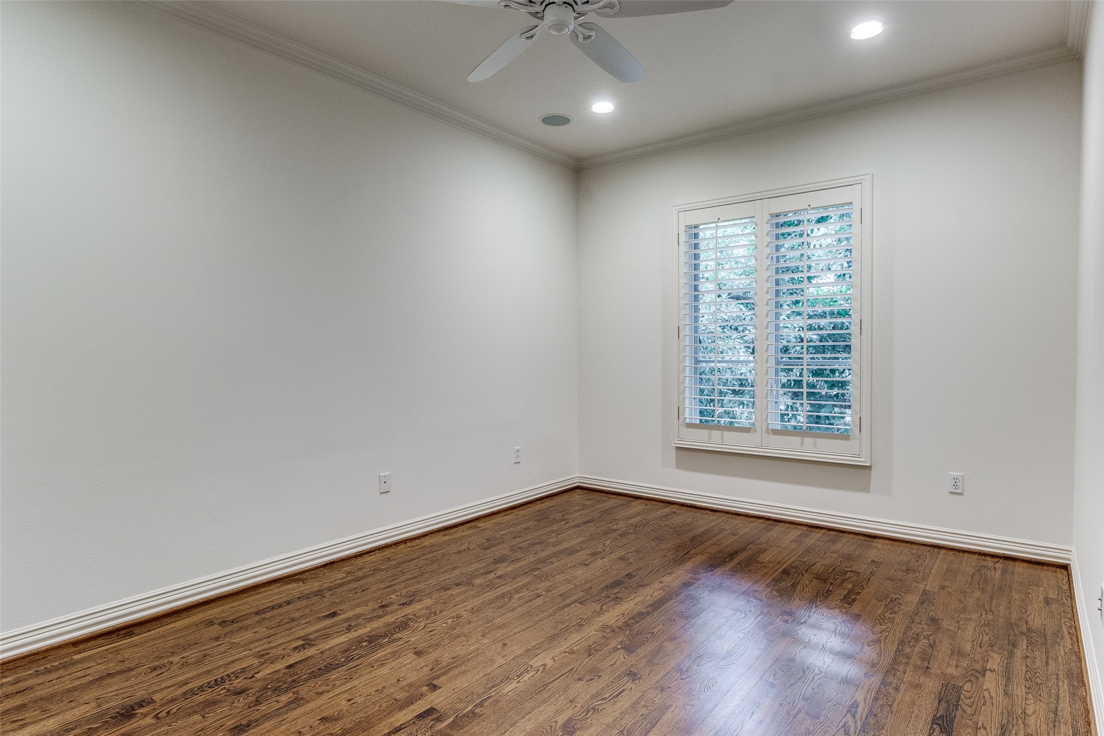 3811 Hawthorne Avenue