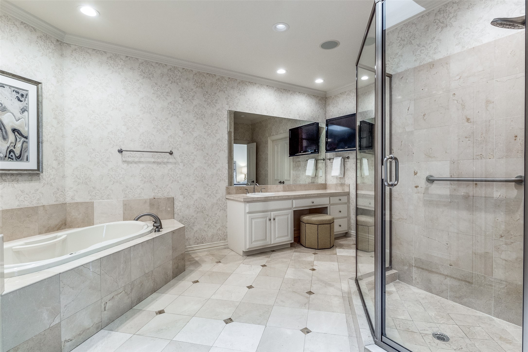 3811 Hawthorne Avenue