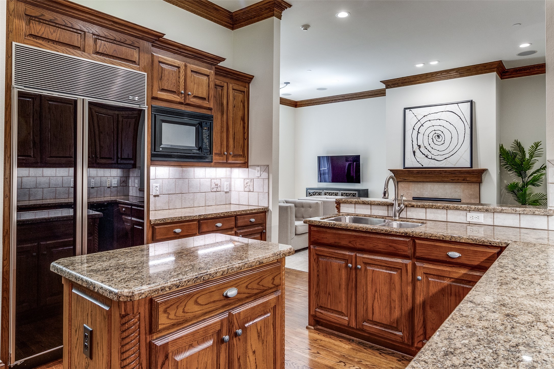 3811 Hawthorne Avenue